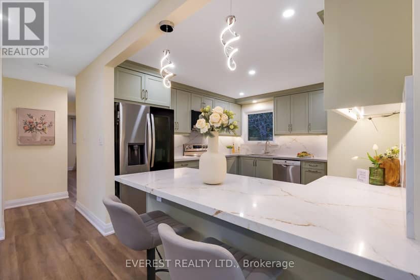 27 Lavina Crescent — photo 18 of 40