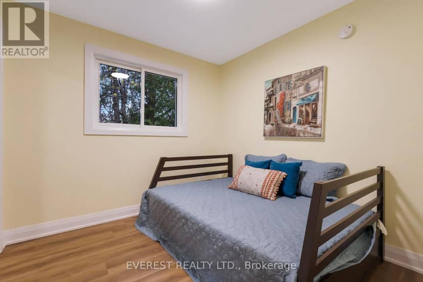 27 Lavina Crescent — photo 23 of 40