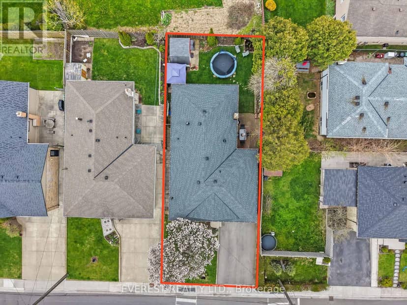 27 Lavina Crescent — photo 3 of 40
