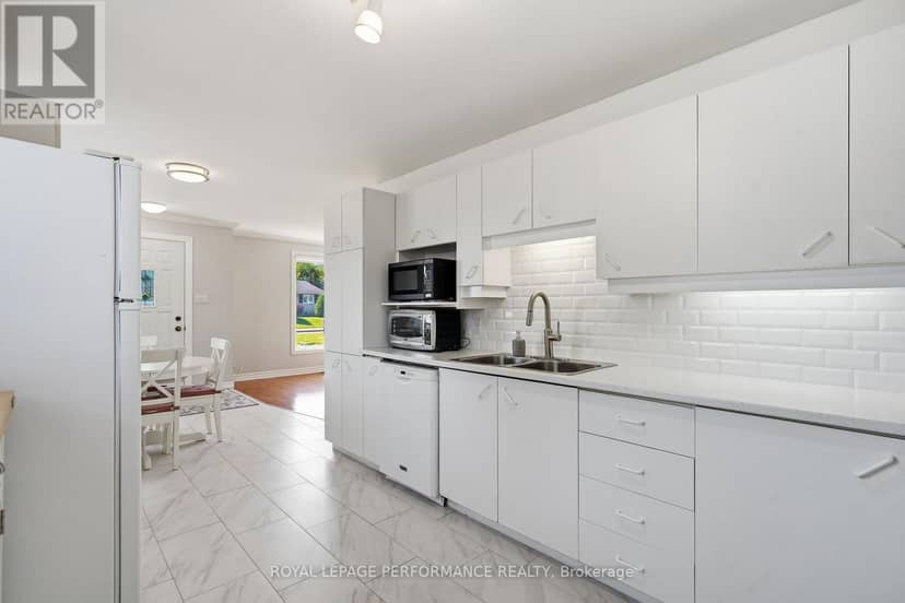 716 Cartier Boulevard — photo 10 of 38