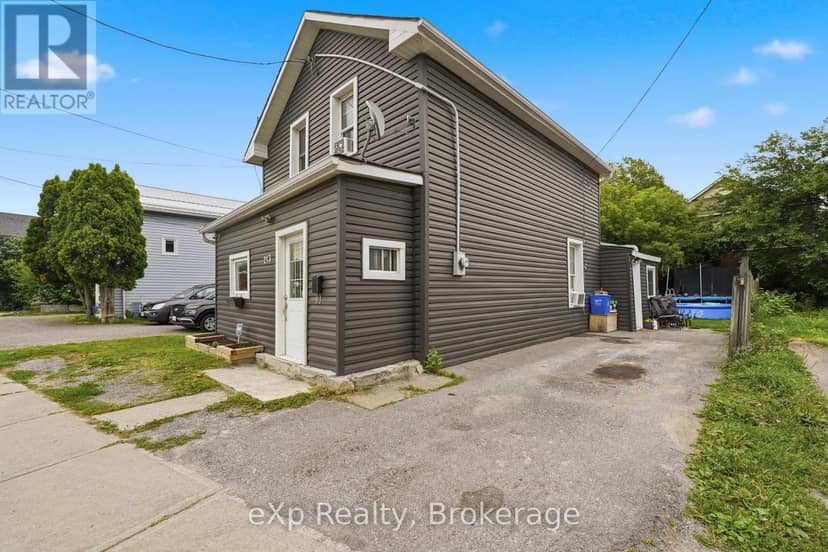 213 Station Street — photo 3 of 39