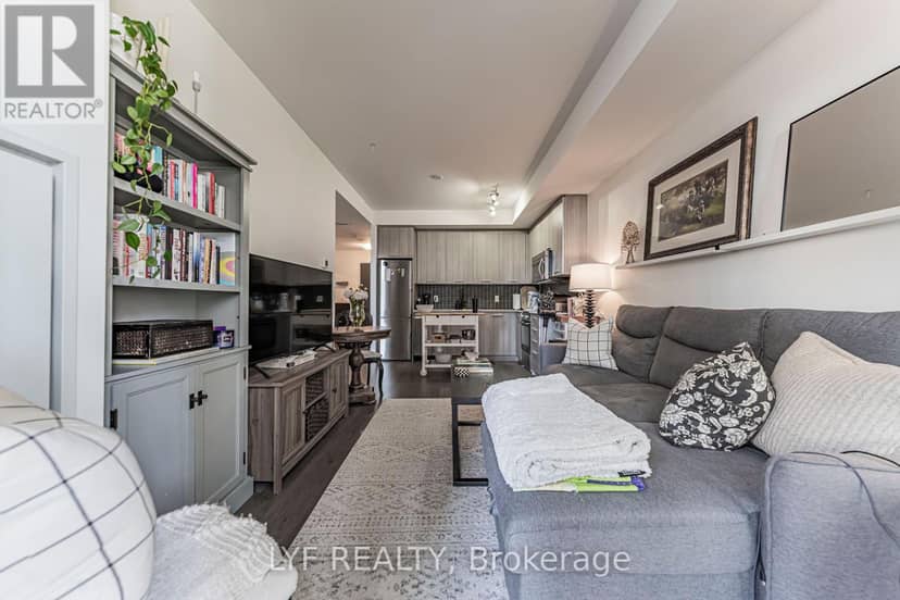 402 - 105 George Street — photo 21 of 40