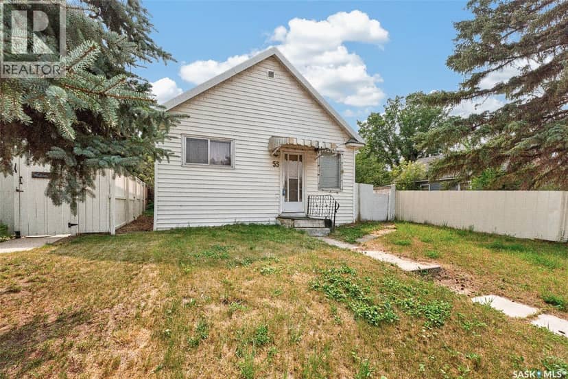 55 Iroquois STREET W, Moose Jaw, photo 2