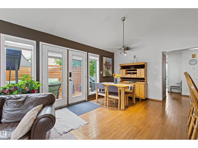 11139 157 AV NW — photo 12 of 40