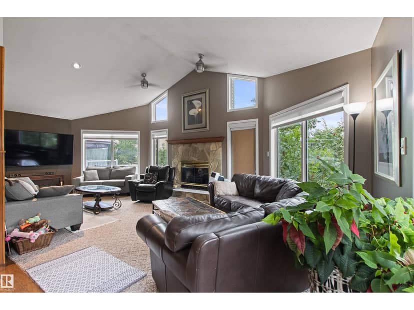 11139 157 AV NW — photo 14 of 40