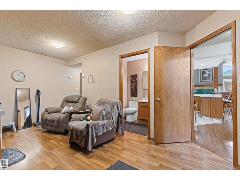 11139 157 AV NW — photo 22 of 40