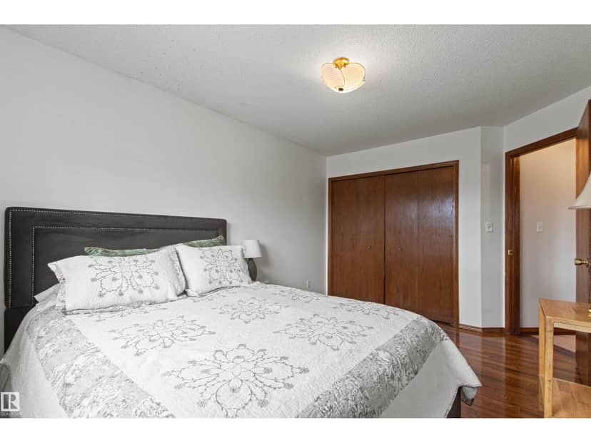 11139 157 AV NW — photo 37 of 40
