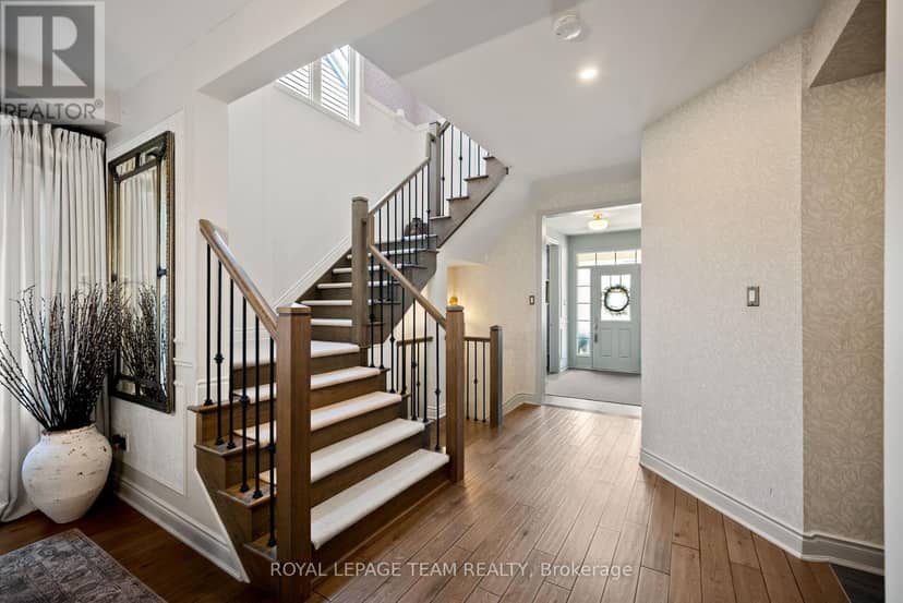4865 Abbott Street E — photo 11 of 40