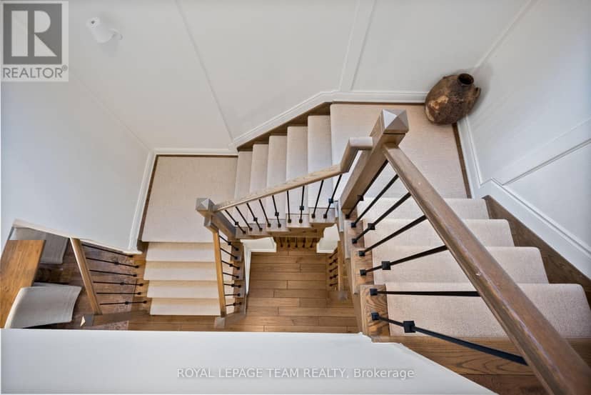 4865 Abbott Street E — photo 22 of 40