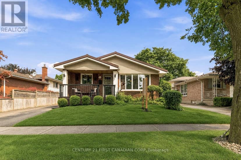14 Alayne Crescent — photo 1 of 33