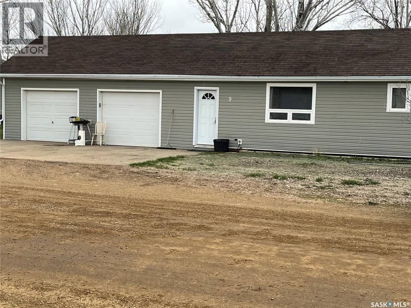 9 2nd STREET E, Willow Bunch, photo 2