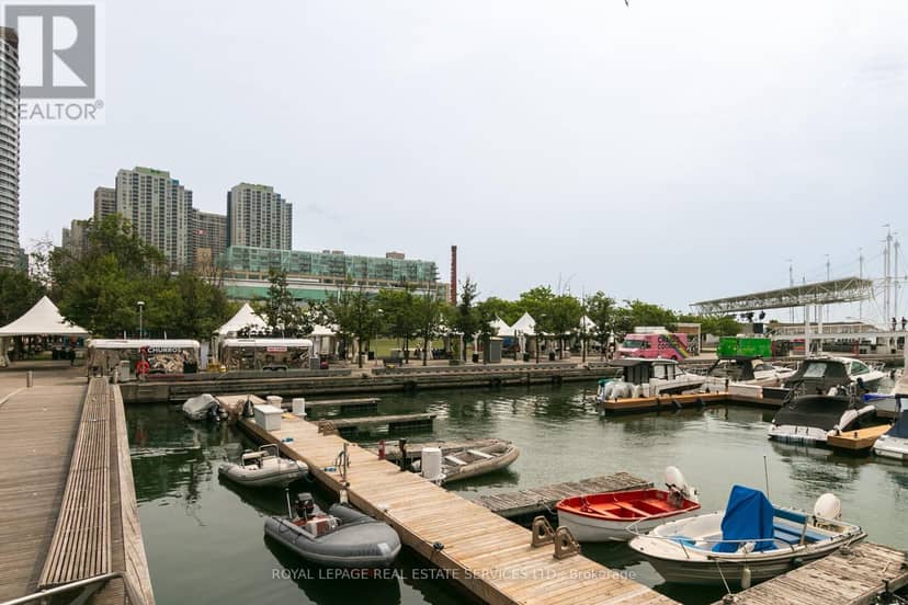 1104 - 250 Queens Quay — photo 33 of 35