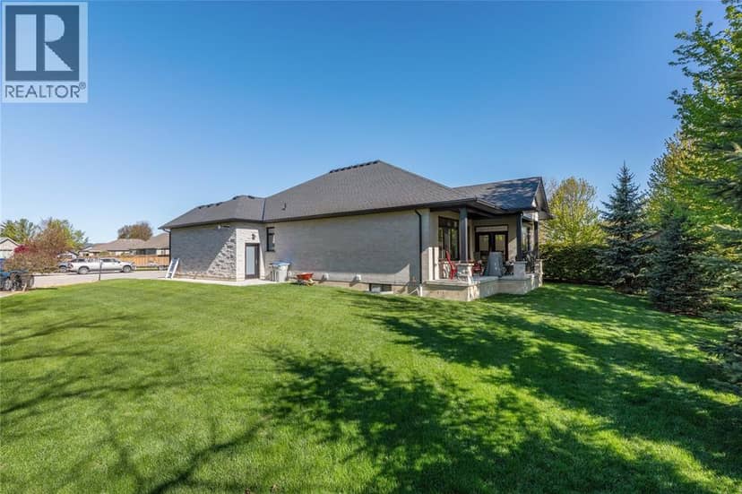 113 Macdonald Street — photo 4 of 33