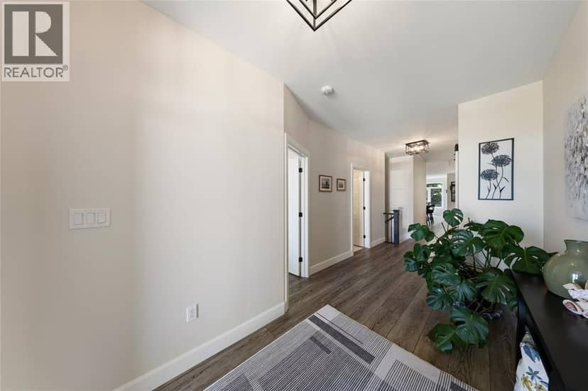113 Macdonald Street — photo 8 of 33