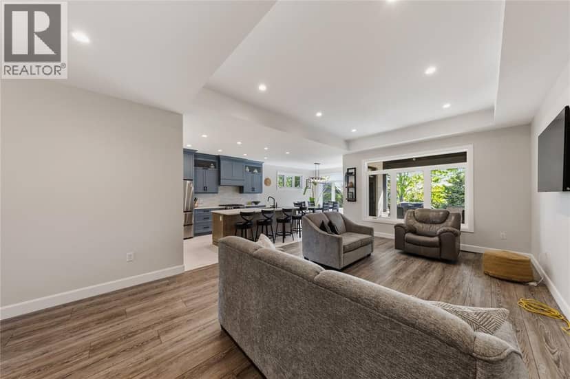 113 Macdonald Street — photo 9 of 33