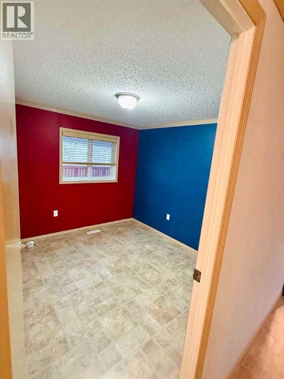 32 Dragonfly Crescent — photo 10 of 16