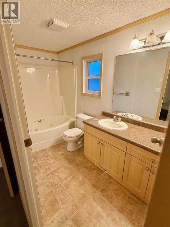 32 Dragonfly Crescent — photo 15 of 16
