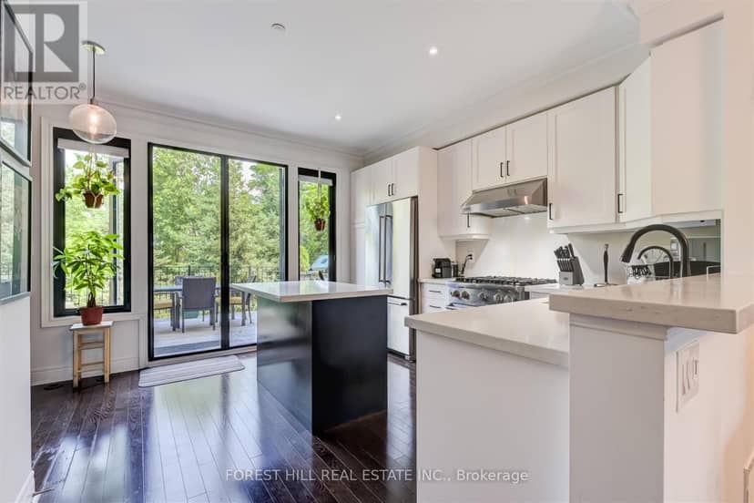 111 Powseland Crescent — photo 10 of 34