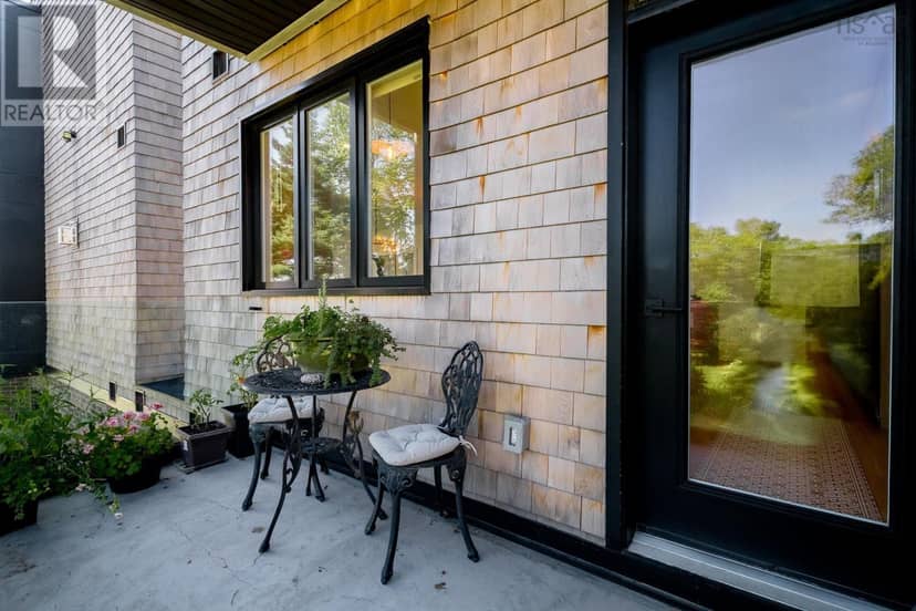 2 34 Hazelhurst Street — photo 12 of 40