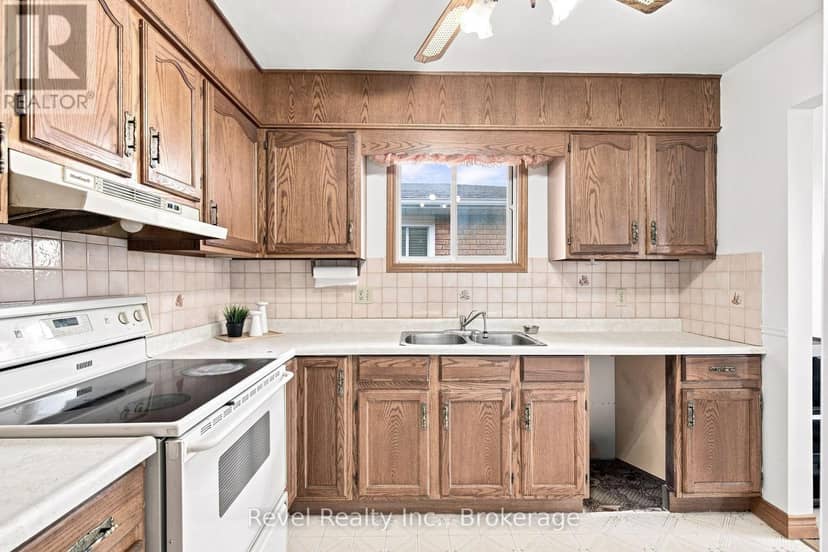 43 Wilson Avenue — photo 13 of 40