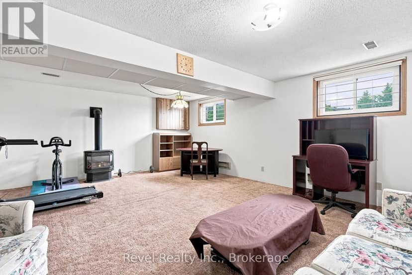 43 Wilson Avenue — photo 27 of 40