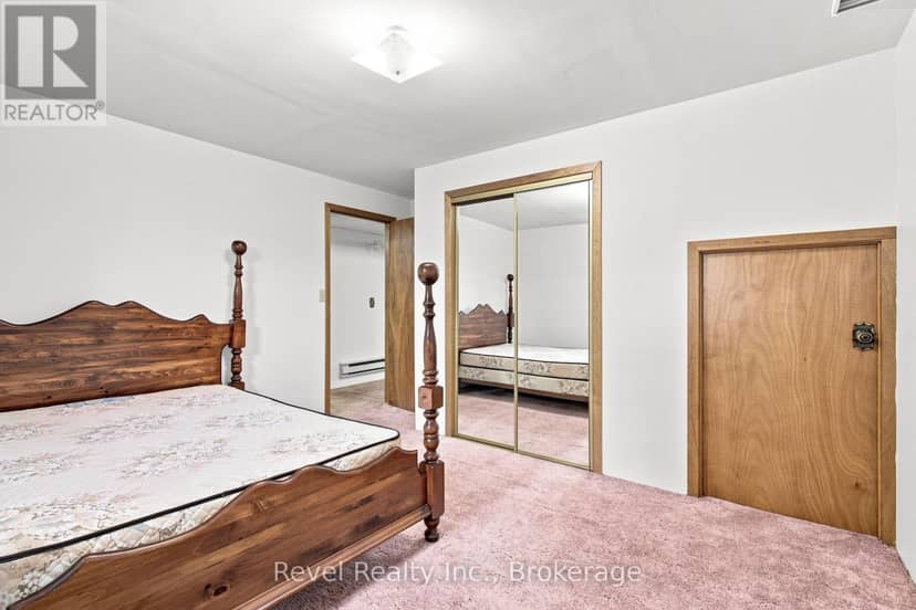 43 Wilson Avenue — photo 33 of 40