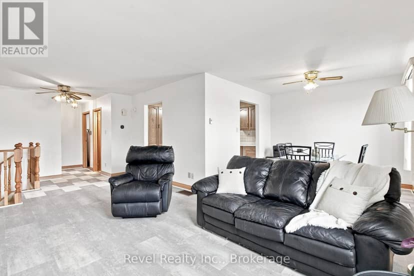 43 Wilson Avenue — photo 8 of 40