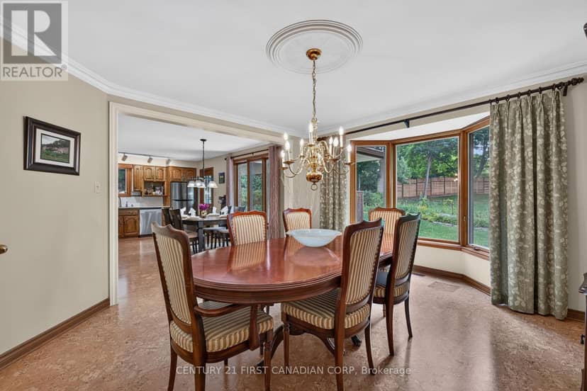 27 Stirrup Court — photo 18 of 40