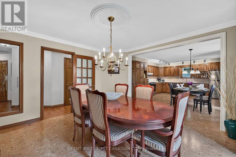 27 Stirrup Court — photo 19 of 40