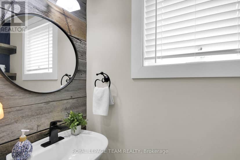 36 Steggall Crescent — photo 14 of 40