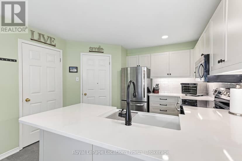 139 - 55 Trott Boulevard — photo 4 of 24