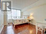 905 - 7 Bishop Avenue — photo 15 of 20