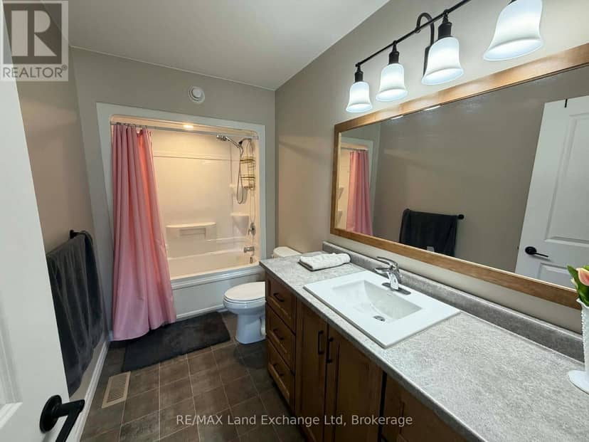 42 John Street — photo 9 of 40