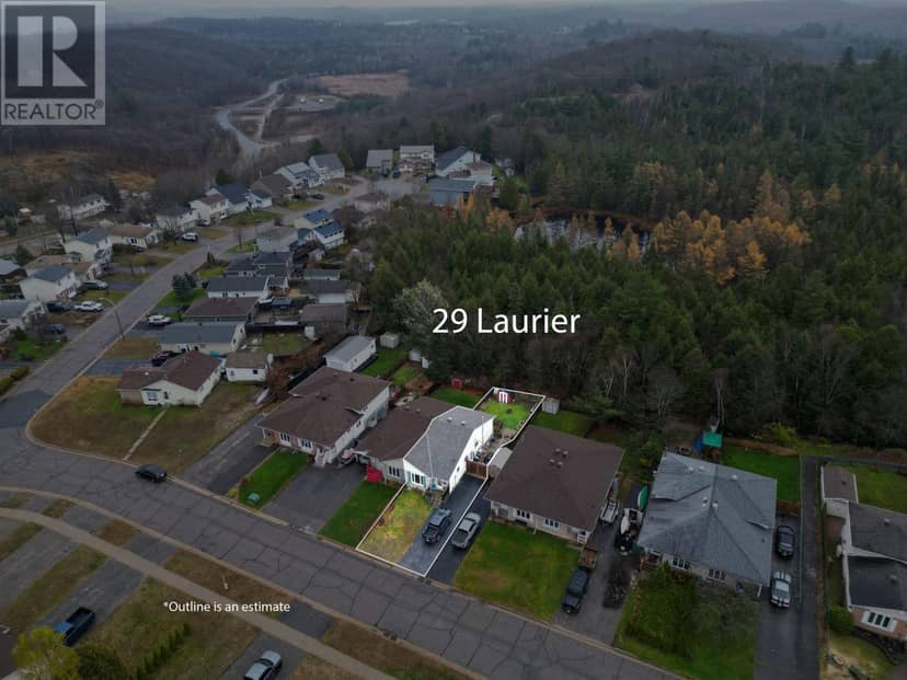 29 Laurier RD — photo 2 of 33