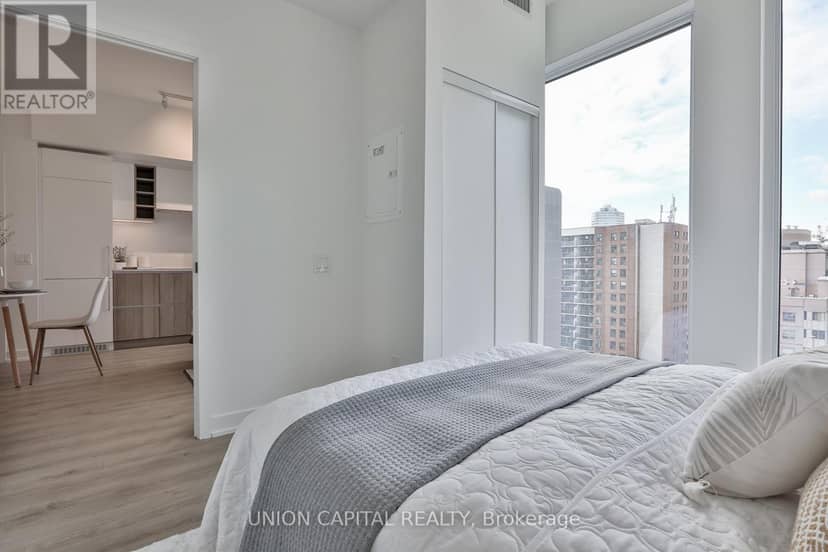 1005 - 319 Jarvis Street — photo 14 of 23