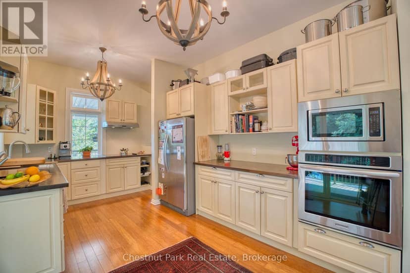 76 Everett Road — photo 6 of 39