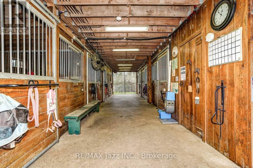 6300 6th Line — photo 31 of 40