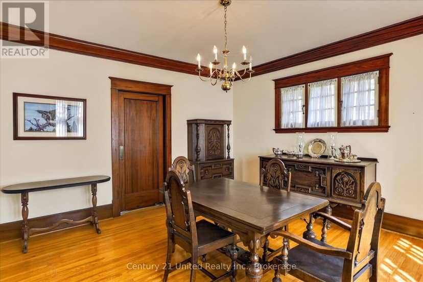 498 Weller Street — photo 12 of 40
