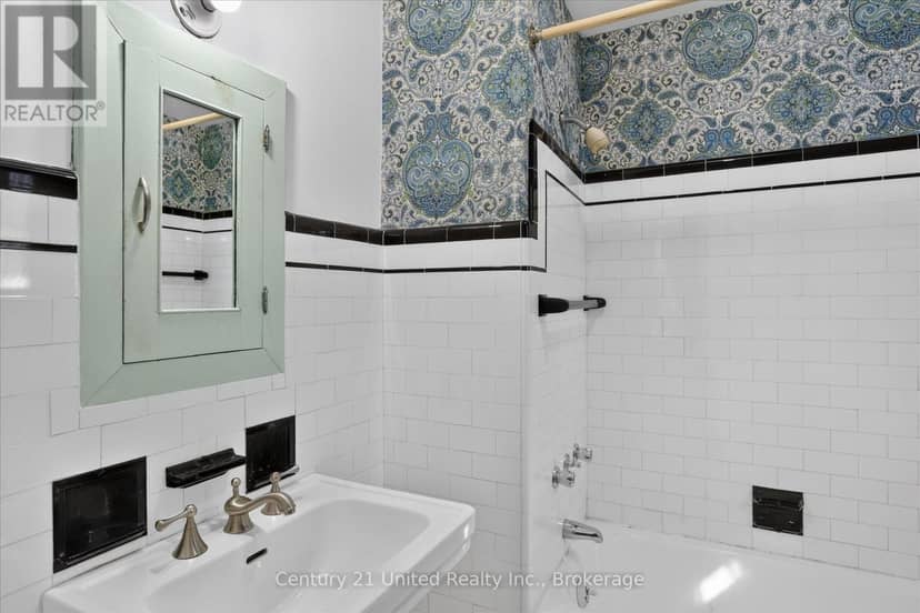 498 Weller Street — photo 24 of 40