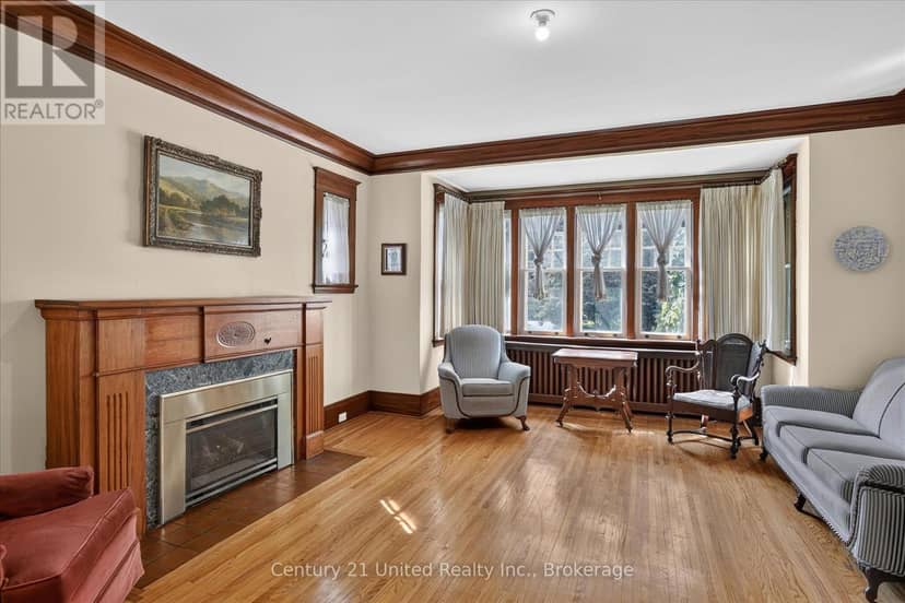 498 Weller Street — photo 9 of 40