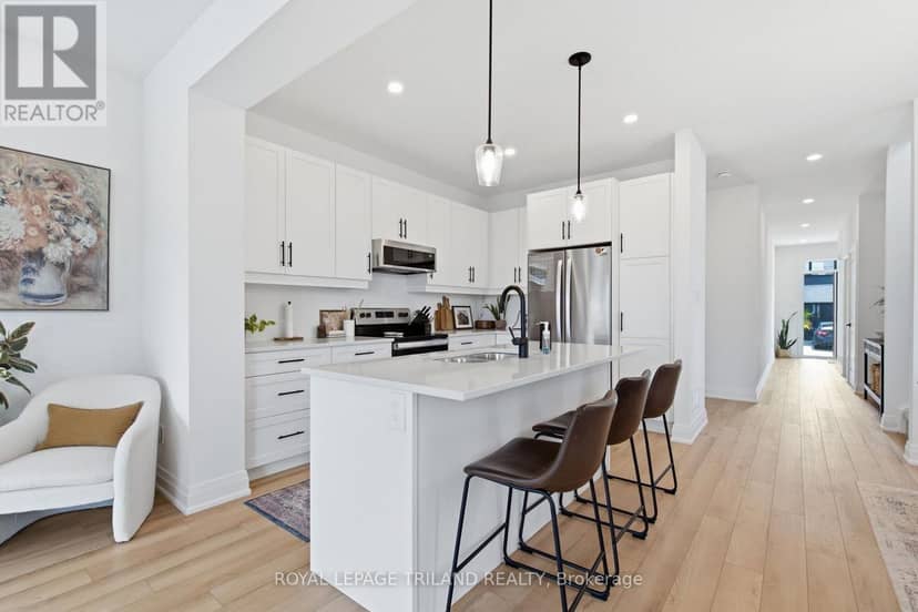 11 - 101 Swales Avenue — photo 17 of 39