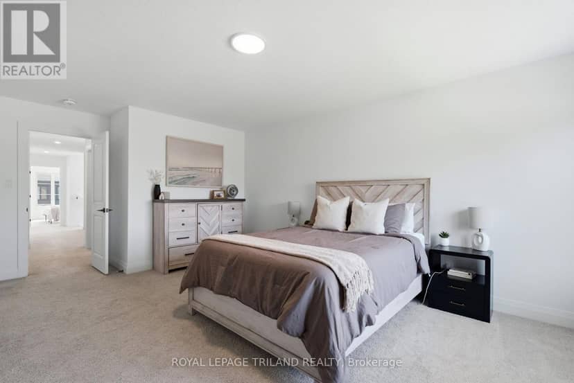 11 - 101 Swales Avenue — photo 23 of 39