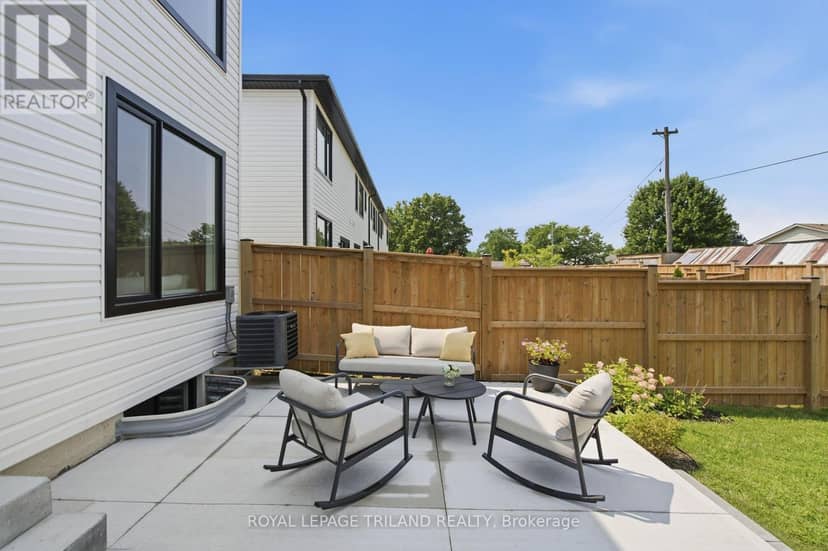 11 - 101 Swales Avenue — photo 32 of 39