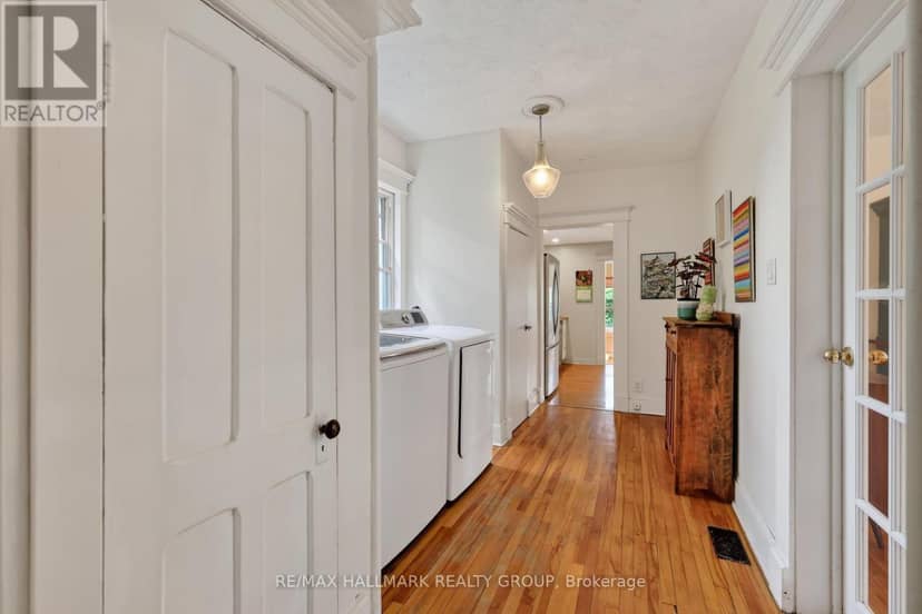 664 Center Street — photo 10 of 40