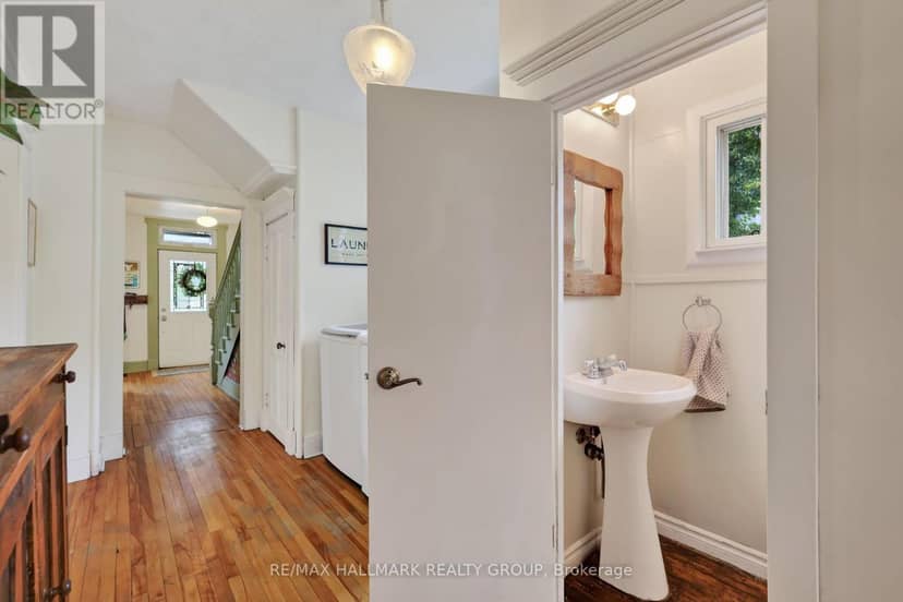 664 Center Street — photo 11 of 40