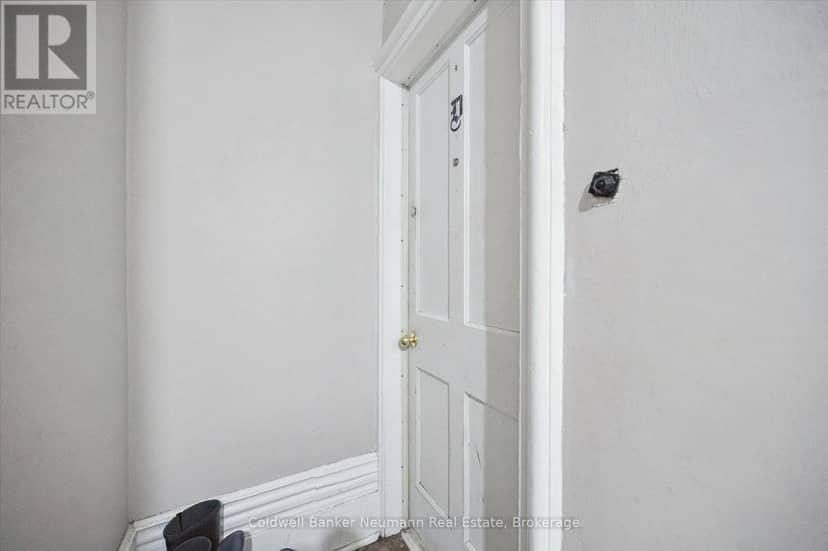 159 Glasgow Street N — photo 29 of 40