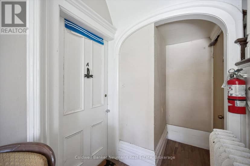 159 Glasgow Street N — photo 5 of 40