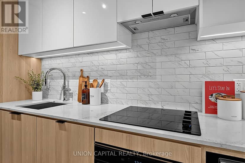 507 - 252 Church Street — photo 10 of 26