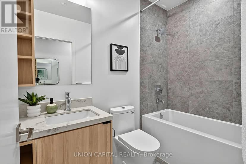 507 - 252 Church Street — photo 20 of 26