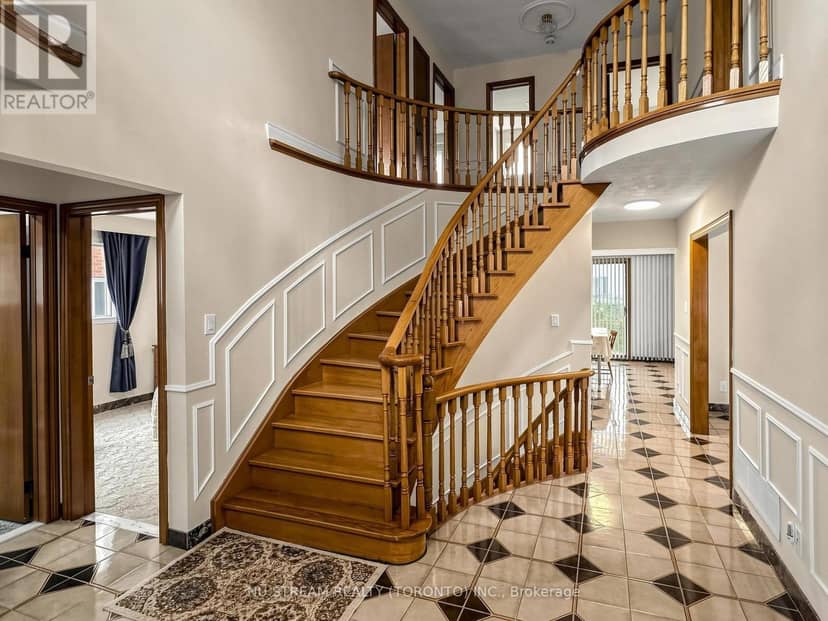 117 Ambercroft Boulevard — photo 20 of 38